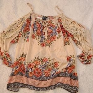 NWT Ladies Boutique Blouse
